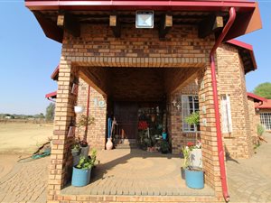 5 Bed House in Zesfontein AH