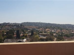2 Bed Apartment in Northcliff