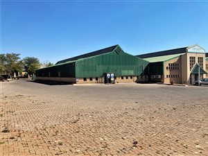 820 m² Industrial space in Rooihuiskraal