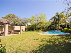 4 Bed House in Bergvliet