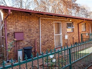 1 Bed Townhouse in Roodepoort Central