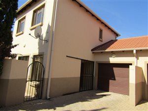 3 Bed Duplex in Wolmer