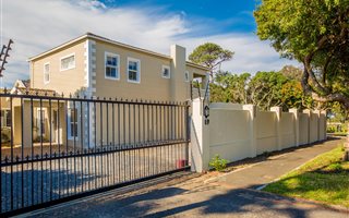 4 Bedroom House in Meadowridge