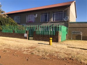 2 Bed Apartment in Randfontein Central