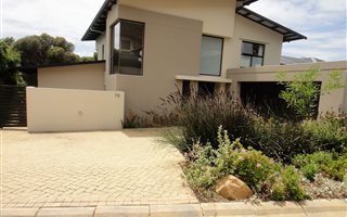 4 Bedroom House in Stonehurst Mountain Estate