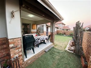 3 Bed Townhouse in Amberfield Manor