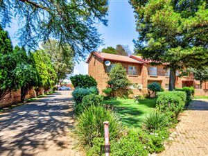 3 Bed Duplex in Bonaero Park