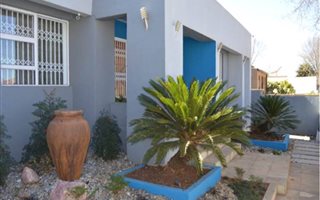 3 Bedroom House in Mayfair West