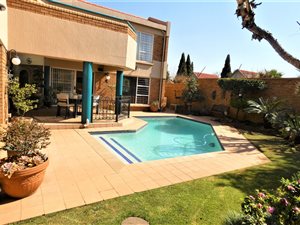 3 Bed Cluster in Farrarmere