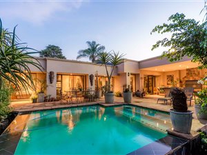 4 Bedroom House in Lynnwood Glen