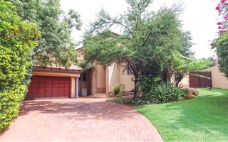 4 Bedroom House in Bronberg