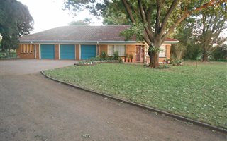 4 Bedroom House in Houtkop AH