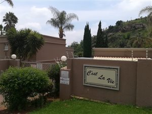 2 Bed Townhouse in Roodekrans