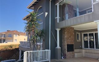 4 Bedroom Townhouse in Illovo Beach