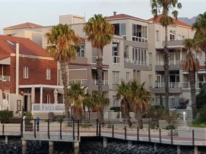 3 Bed Apartment in Harbour Island