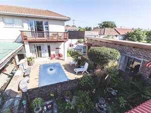 16 Bed House in Greenfields