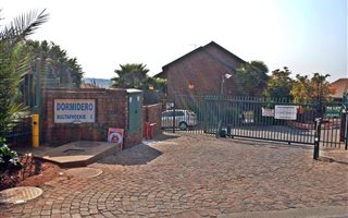 2 Bedroom Apartment in Zwartkop