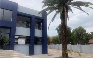 15 m² Commercial space in Eldoraigne