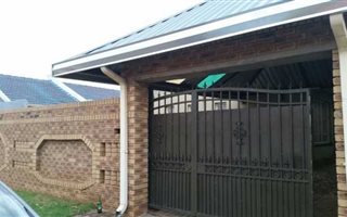 3 Bedroom House in Protea North