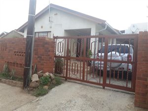 3 Bedroom House in Moroka