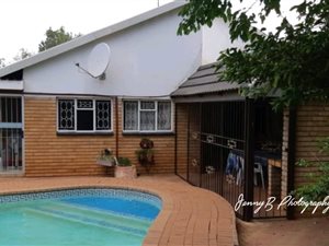 4 Bed House in Vaalpark