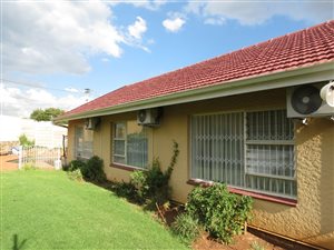 4 Bed House in Dewetshof