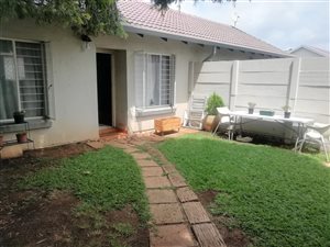 2 Bed Townhouse in Rooihuiskraal North