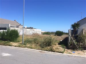 298 m² Land available in New Macassar Village