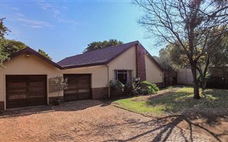 4 Bedroom House in Wierda Park