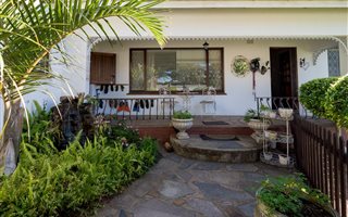 4 Bedroom House in Beverley Hills