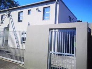 16 Bed Apartment in Kuilsriver