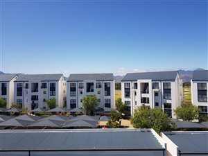 1 Bed Apartment in Somerset West Central