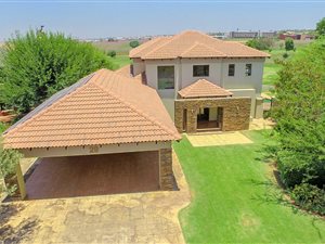 5 Bedroom House in Midfield Estate