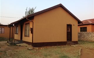 2 Bedroom House in Kagiso