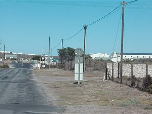 2.2 ha Land available in Long Acres