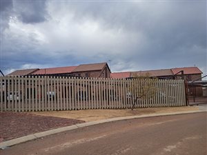 2 Bed Apartment in Olievenhoutbosch