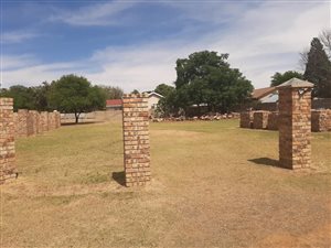 950 m² Land available in Elandia