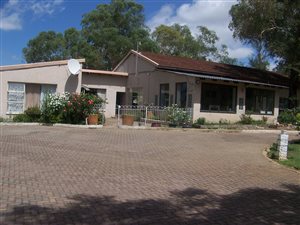 4.5 ha Farm in Homestead Apple Orchards