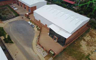 2233 m² Industrial space in Ormonde
