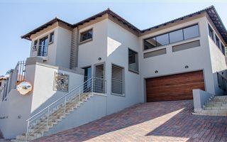 3 Bedroom House in Bergtuin