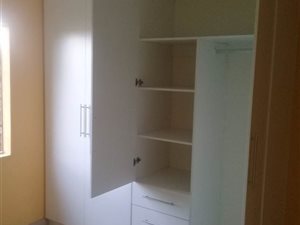 2 Bed House in Clayville