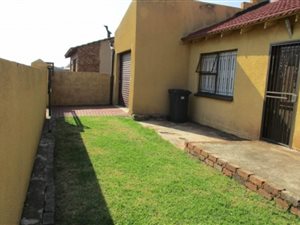 2 Bed House in Kwa Thema