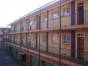 1 Bed Apartment in Vanderbijlpark CW1