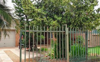 3 Bedroom House in Beaconsfield