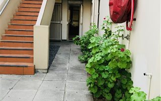 2 Bedroom Apartment in Parow Central