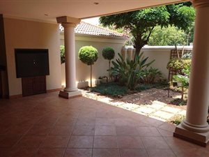 4 Bed House in New Muckleneuk