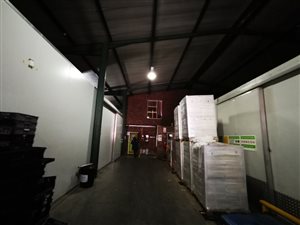 682 m² Industrial space in Pomona
