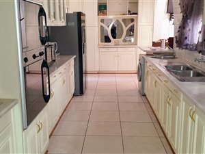 5 Bed House in Monument Heights