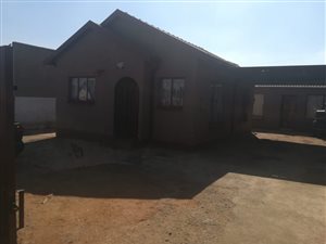 5 Bed House in Vosloorus