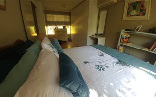 2 Bedroom House in Geelhoutpark